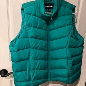 Lands end down and feather vest. 2x. Green